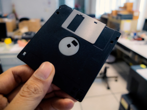 CNC floppy disks replaced by DNC hardware